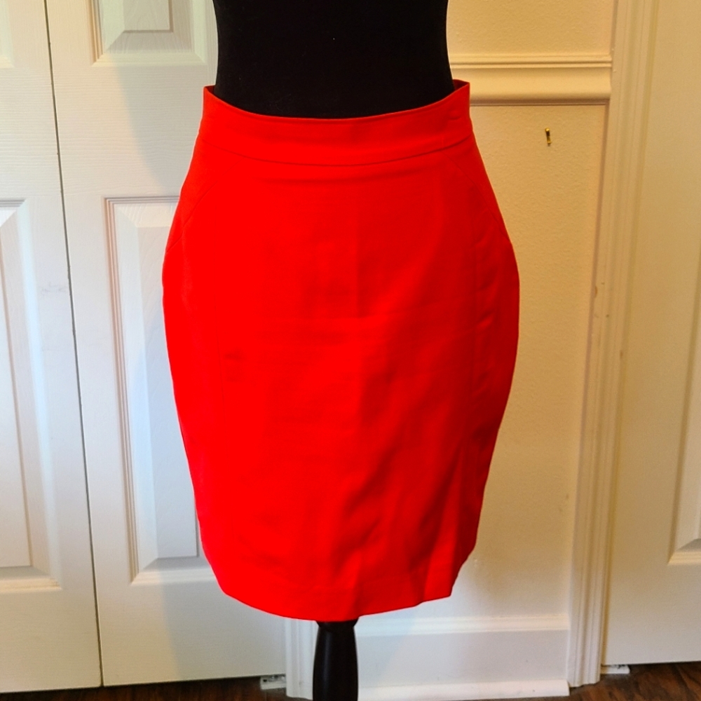 Beautiful fully lined H&M pencil skirt